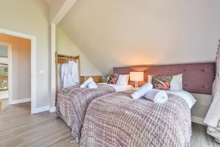 RockPools Outstanding 5star House with Hot Tub on Retallack Resort - 1