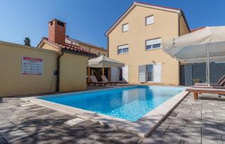 Spacious Villa Malina with pool - by TA Leut Agency - Privlaka - 1