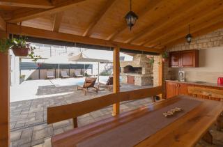 Spacious Villa Malina with pool - by TA Leut Agency - Privlaka - 4
