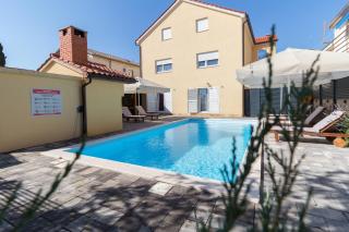 Spacious Villa Malina with pool - by TA Leut Agency - Privlaka - 3