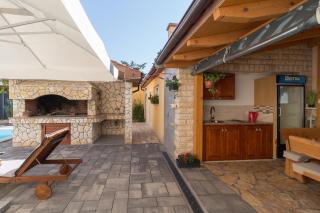 Spacious Villa Malina with pool - by TA Leut Agency - Privlaka - 8