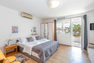 Apartmani Luky - Karlobag - 9