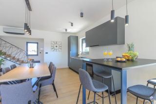 Modern villa with private pool in Pula - Pula - 5