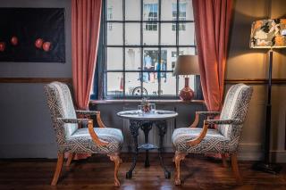 The Feathers Holt - 3