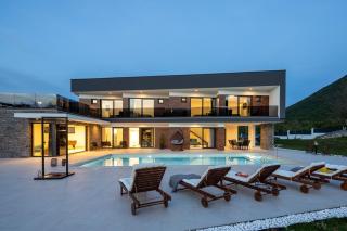 NEW! Villa Nella Foresta with private 66sqm heated pool, Whirlpool, Tennis court, Gym, Billiards, 4 en-suite bedrooms - Radošić - 3