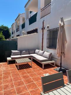 Preciosa casa de 4 habitaciones y 3 baños, Urbanización Los Naranjos, Puerto Banus - Marbella - 2