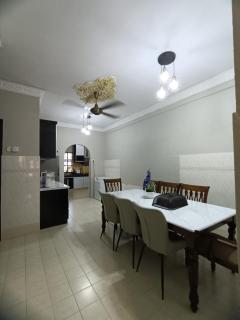 RUMAH RAISHA PRIVATE POOL - 7