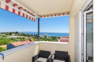 Three bedroom apartment with sea view and secure private garage - 3