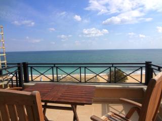 Sea View Rental Front Beach - Golden Sands - 5