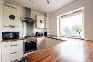 Lloyd St Apartment - 1