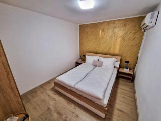 Cabana Vărad Coronini - Moldova Veche - 8