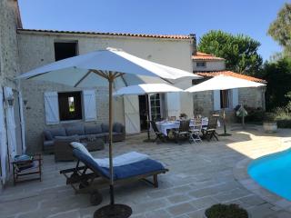 Maison ancienne avec piscine au milieu des vignes - - 7