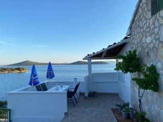 Alleinstehendes Haus am Meer Robinson - Tkon - 6