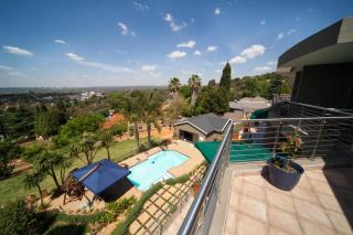 Over The Moon Guesthouse - 7