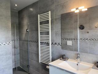 Charmant gîte avec piscine partagée, terrasse et parking privé à deux pas de Moulins - FR-1-489-373 - 8
