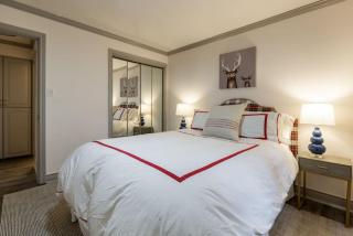 Convenience and Style, Two Q Beds - 3