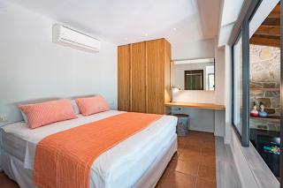 Sea and Sun Metaxy Mas, brand-new, beachfront ! - Chania - 5