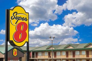 Super 8 by Wyndham Fox Creek - Fox Creek - 0