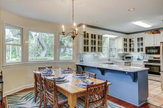 Under The Oaks - Island Living At Its Best - Isle of Palms - 3