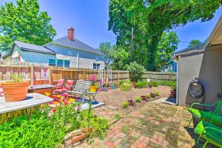 Dtwn Elizabethtown Home with Fire Pit and Gas Grill! - 0