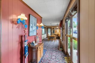 Glass House Inn Erie Near I-90 & I-79 - Erie - 5