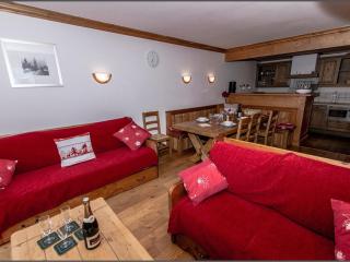 Appartement lumineux 6-8 pers., skis aux pieds, secteur Le Chatelard, parking + accès pistes - FR-1-518-89 - 0