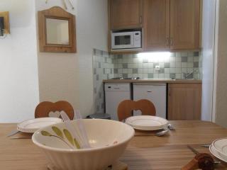 Appartement cosy, skis aux pieds, 3 pièces pour 7, balcon vue pistes - FR-1-181-2035 - 9