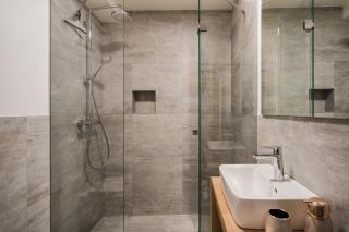 Kuenz Dolomites App 1 - 2