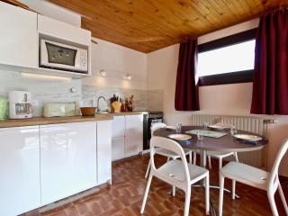 Charmant T2 lumineux avec balcon, 5 couchages, parking et équipements complets, Chamrousse 1650 - FR-1-340-38 - 3