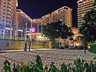 AZURE A6 beachpool with Balcony Wifi near mall airport - Manila - 5