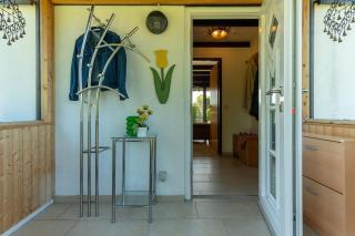 Am-hohen-Ufer-Reetdach-Haus-Ocean-Breeze-136 - 1