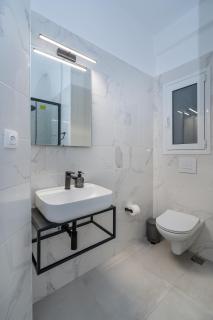 Sunny And Cozy 2bd Apt 1 min from Marina Floisvos - Atene - 7