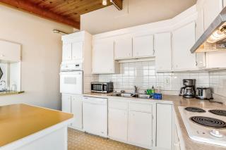 Rockaway Retreat - 4