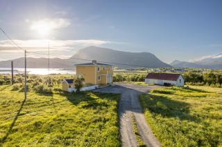 PederStua, a classic fisherman's farm house in the middle of Lofoten - Storeidet - 8