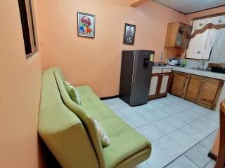 Marta's Guesthouses, apartamentos con entrada autonoma - Puerto Limón - 3