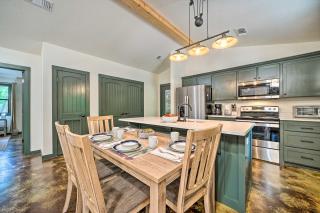 Quiet and Peaceful Hochatown Cabin with Hot Tub! - Broken Bow - 4