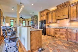 Bright Waveland Home - Walk to Beach Access! - Waveland - 3