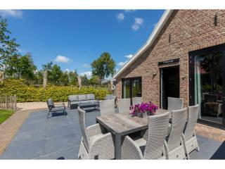 Family House near Vrouwenpolder Beach - 5