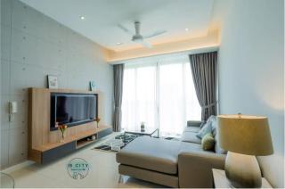 Grand Medini Suites by RR JBcity - 1