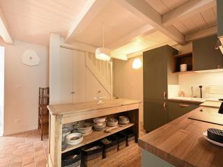 Maison Rénovée avec Jacuzzi et Cuisine d'Été au Centre du Village - FR-1-434-97 - 1