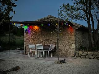 Cabanon bucolique face au Luberon - 2
