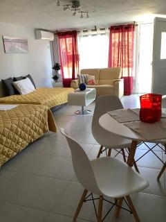 SUNNY STUDIO IRAKLITSA - 7