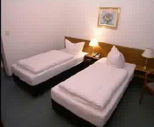 GreenLine Hotel Hellfeld - 8