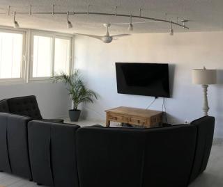 Beach Rental LUX Apt 3BR-2BTH+Sofabed+City & Ocean View - 4