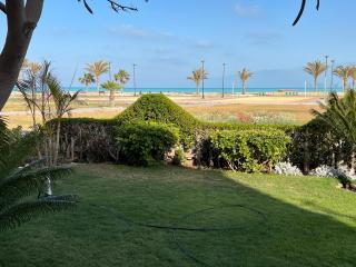Lazorde bay sea front family chalet first row with garden سيدي عبد الرحمن الساحل الشمالي لازرودي باي - El Alamein - 0
