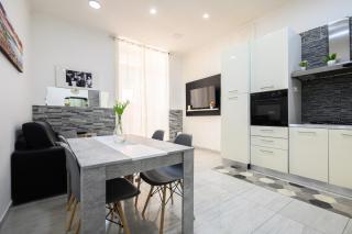 Manu Family House - Naples - 0