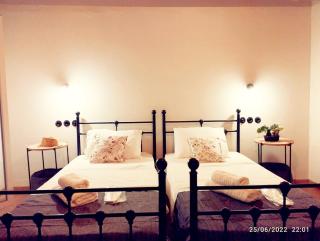Spiro's cottage by Alegria apartments - 2