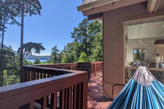 Villa w/ Amazing Bay Views Near Beach w/ Garden, Ping Pong - 3