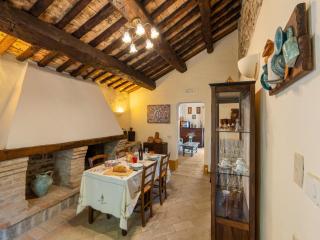 Elegant Stone House w Pool - 7