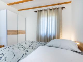 Merag Sunrise Apartment - Cres - 9